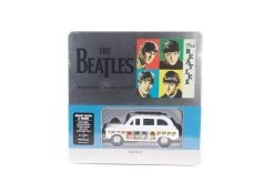 The Beatles Single Sleeve Die Cast Collectible Tin – Die-cast Taxi, XL T-Shirt & Wall Plaque (The Beatles)