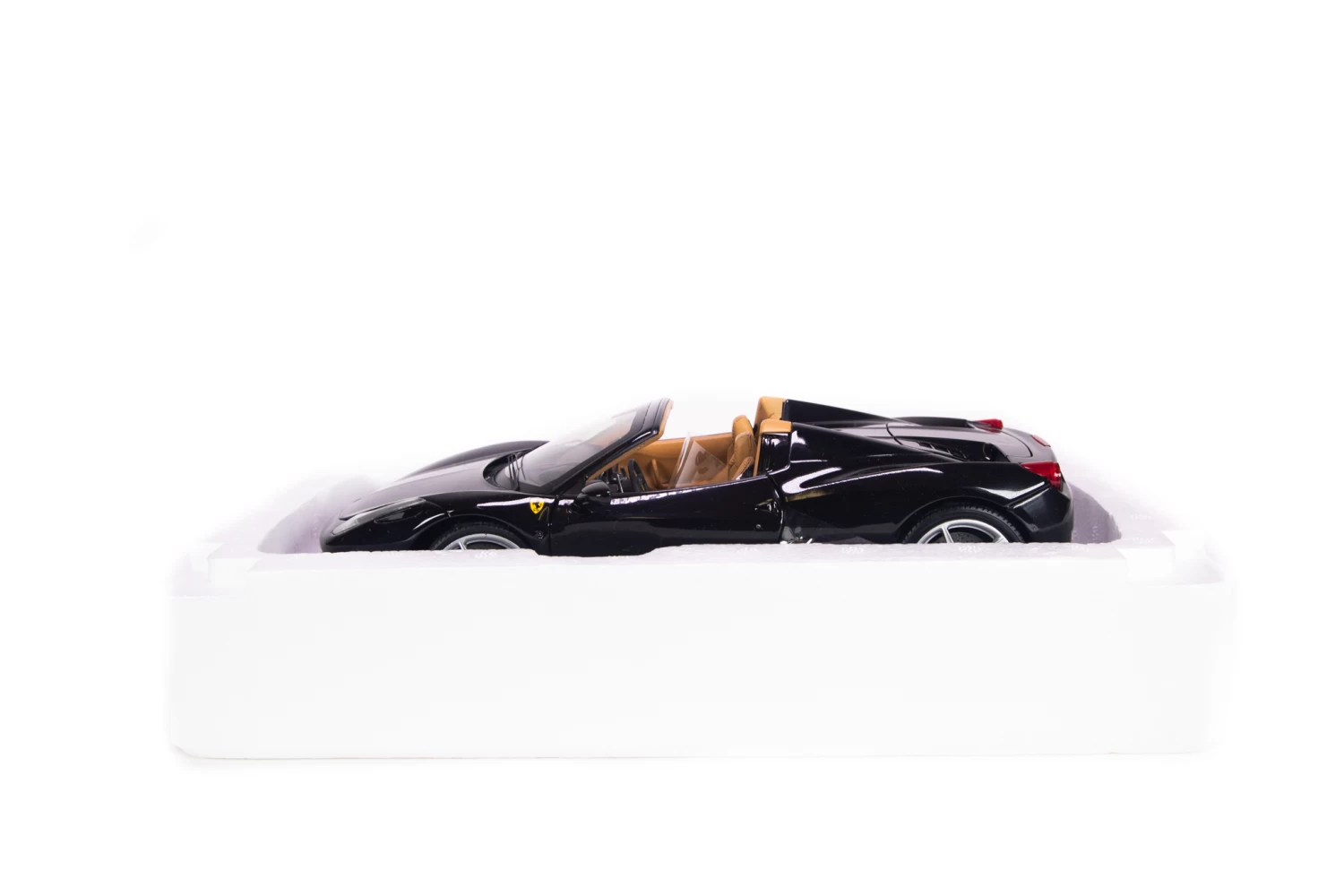 Hot Wheel Elite 1:18 Scale – Ferrari 458 Spider – BCJ90 3 Hot Wheel Elite 1:18 Scale – Ferrari 458 Spider – BCJ90 - Image 3