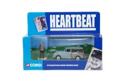 Corgi – Heartbeart Morris Minor Traveller & Figure – 1:43 Scale – CC01701