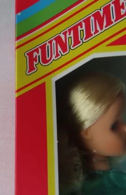 Sindy Vintage Funtime Doll By Pedigree In Green And White Dress -Trendy Toy Store IMG 2429