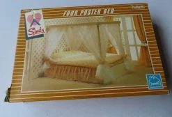 Sindy Rare Four Poster Bed By Pedigree 44514