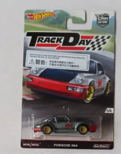 Hot Wheels Car Culture Track Day – Set Of 5 Tackday Cars -Trendy Toy Store IMG 2604 2