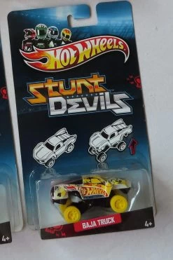 Hot Wheels Stunt Devils – Baja Truck – Bad To The Blade – Bone Shaker – Fast Fish -Trendy Toy Store IMG 2972