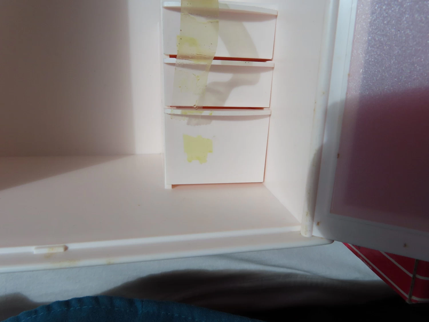 Sindy Furniture – Dolls Wardrobe – Made By Pedigree ( Problem With The Doors ) 5 Sindy Furniture – Dolls Wardrobe – Made By Pedigree ( Problem With The Doors ) - Image 5