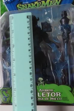 He-Man Masters Of The Universe Vs. Snakemen – Ice Armor Skeletor – C5842-0710 -Trendy Toy Store IMG 3549