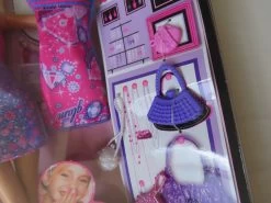 Barbie Fashionistas Doll Ultimate Wardrobe – Barbie Doll – X2269 -Trendy Toy Store IMG 4484