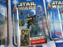 Star Wars Collection 2 Endor Rebel Soldier, Supreme Chancellor Palpatine, Qui-Gon Jinn, Djas Puhr, Jango Fett, Luke Skywalker -Trendy Toy Store IMG 4699 scaled 1