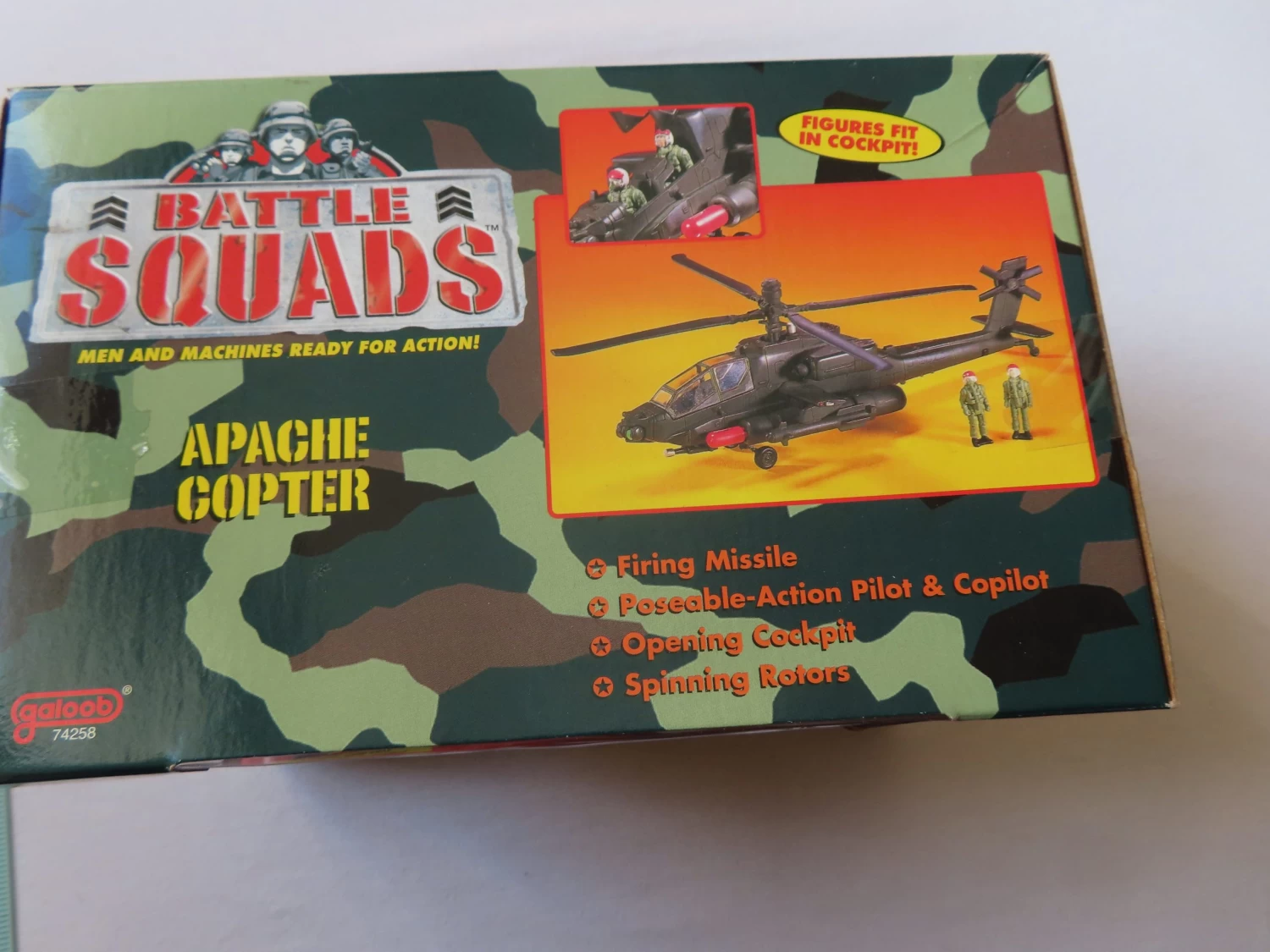 Battle Squads Apache Copter With 2 Micro Figures 6 Battle Squads Apache Copter With 2 Micro Figures - Image 6
