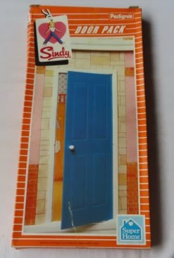 Sindy Door Pack – Made By Pedigree -Trendy Toy Store IMG 5563