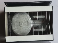 Corgi – CC96609 Star Trek Celebrating 40 Years – U.S.S. Enterprise NC-C1701- D