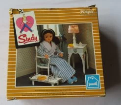 Sindy – Rare – Vintage – Bedside Table And Chair With Accessories By Pedigree – Selling As Light No Working Due To Age – 44593