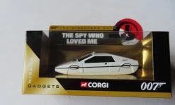 Corgi James Bond 007 The Directors Cut – The Spy Who Loved Me – Lotus Esprit Underwater – CC04512 ( Colour Logo Variant ) -Trendy Toy Store IMG 9428