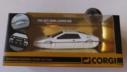 Corgi James Bond 007 The Directors Cut – The Spy Who Loved Me – Lotus Esprit Underwater – CC04512 (Black And White Logo Variant)