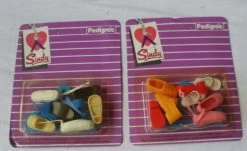 Sindy 2 Vintage Shoes And Hangers Pack By Pedigree -Trendy Toy Store SAM 1898