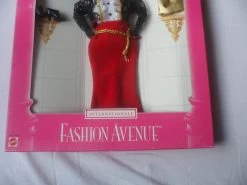 Barbie Fashion Avenue – Internationale Spanish Fashion 18106 -Trendy Toy Store SAM 2507