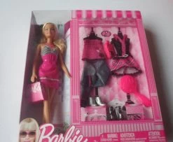 Barbie Doll With Extra Fashion T1880