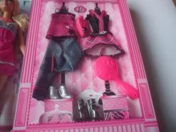 Barbie Doll With Extra Fashion T1880 -Trendy Toy Store SAM 3105