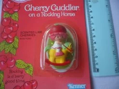 Strawberry Shortcake – Strawberryland Miniatures – Cherry Cuddler On A Rocking Horse -Trendy Toy Store SAM 3311