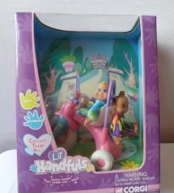 Lil’ Handfuls Trike With Hannah & Amy Small Dolls