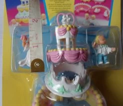 Mimi & Goo Goos – Mimi’s Wedding And Wedding Cake – Micro Play Set 12 Mimi & Goo Goos – Mimi’s Wedding And Wedding Cake – Micro Play Set -Trendy Toy Store SAM 5814