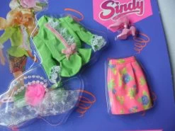 Sindy Magic Curl – Magic Style Collection – Fashion – A -Trendy Toy Store SAM 9879
