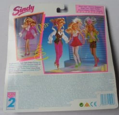 Sindy Magic Curl – Magic Style Collection – Fashion – A -Trendy Toy Store SAM 9880